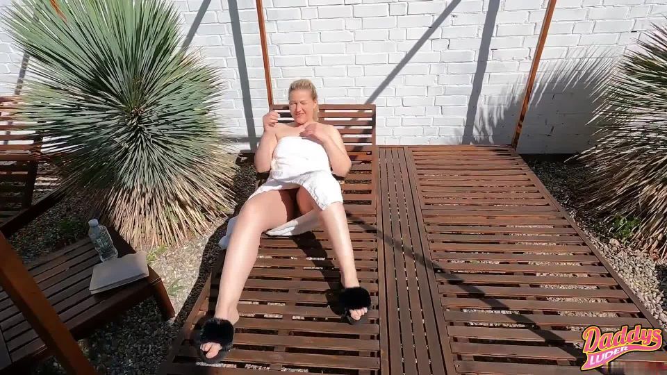 Daddys Luder - Heimlicher Squirt im FKK - Club - Mydirtyhobby