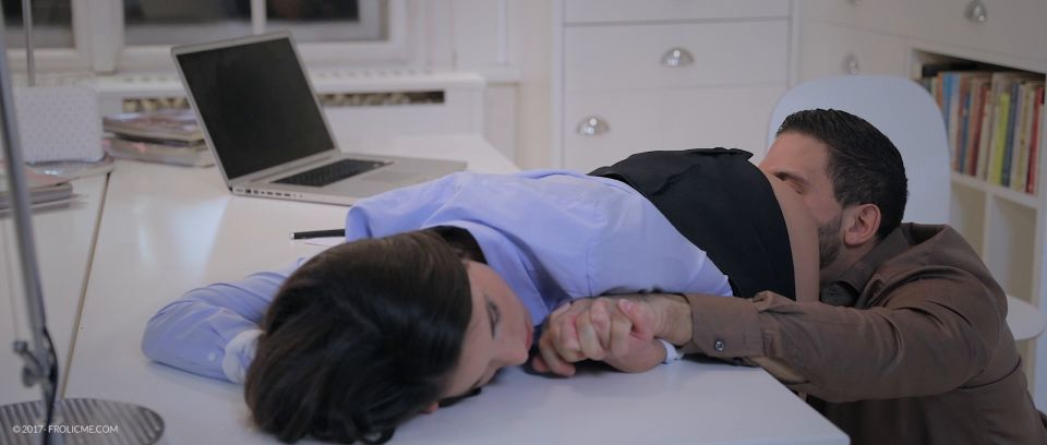 Anita Bellini Employees Having Sex In The Office After The End Of The Working (Hot Babes)