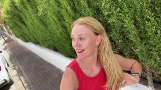 Ivy Rosesiviroses Left-naked-and-embarrassed-in-neighborhood-9