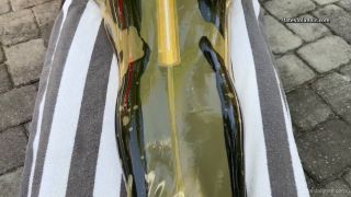 LatexLolaNoir - Sealed Tight Left Outside.-4