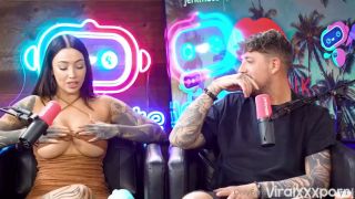 Lillian Phillips Blowjob Lillian Phillips  Sex Tape Video With A Horny Midget-1