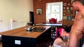Blowjob Porn Hayley Quinn Swallows Meat Whole On Her Cooking Show-3