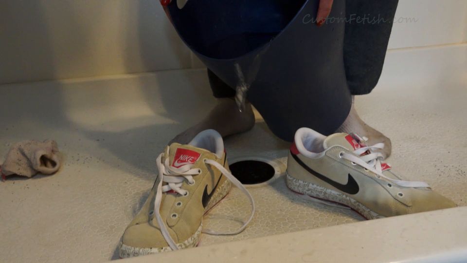 Custom Fetish - Sneakers in the Shower Squish - Fetish