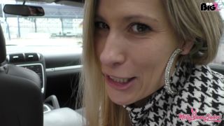 MellyBunnyLuder - Mein 1. Public Blowjob-6