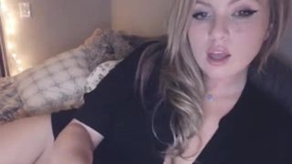 BleuReign aka Beabee plays with dildo-0