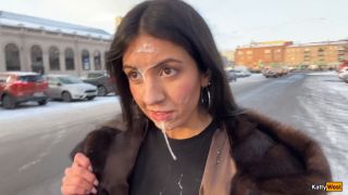 Video Agreed To Walk With a Stranger s Sperm On Face In a Public Pl...-8