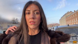Video Agreed To Walk With a Stranger s Sperm On Face In a Public Pl...-9