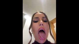 Syka001 Busty Brunette Loves To Masturbate In The Locker Room As Usual Onlyfans (Amateur porn)-8