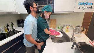 Video The Female Doctor Still Knows She Has To Wash The Dishes When...-1