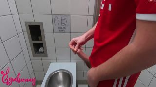 MyDirtyHobby.com- GYMBNNY - QICKY AF N WEG INS FSSBALLSTADION - RASTPLATZZOILETTE EINGESAT.mp4-7