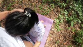 พานักศึกษาไปเย็ดในป่า Thai Couple Walking In The Forest And Fucking Cum -1