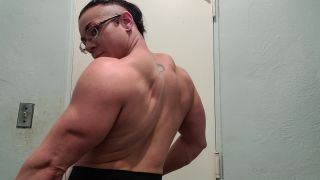 MuscleGeisha () Musclegeisha - in case youre watching here it is my very sweaty hot and humid bathroom flex its 14-07-2021-8