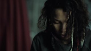 Jessalyn Wanlim, Lyndon Smith, Jessica Parker Kennedy - Colony s02e05e07 (2017) HD 1080p!!!-9