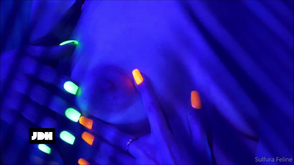 Sulfura - sulfurafeline () Sulfurafeline - attention les yeux voici ma magique squence au journal du hard davril watch out 20-04-2021
