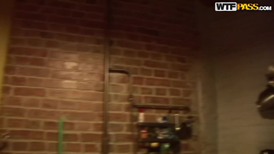 [SITERIP] CollegeFuckParties e167 3280 hd