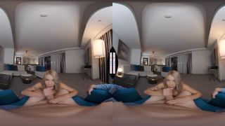 Gabbie Carter has the goodies - Gear VR 60 Fps - Caucasian-1