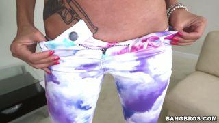 231 - This Amateur Asian Swallows Everything!.-1