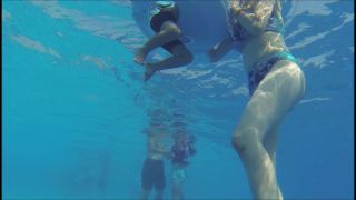 Online Tube Underwater swimsuit tracking - voyeur-3