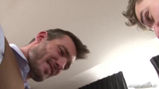 JacquieEtMichelTV presents Emma, 29ans, senvoie deux lascars – 22.01.2018 Mature!-3