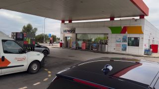 free adult clip 19 Ivy Rouge – Car Filling Exhibition - pussy fingering - femdom porn hot gay fisting-8