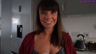  RolePlay Porn Yourgirlnextdoor Yourgirlnextdoor – Reuniting With Your Birth Mother-3