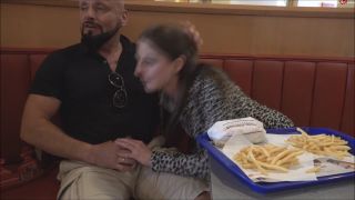 Fickschnitte 18   Burger, Pommes Und Arschfick Bitte 1080p FullHD-2