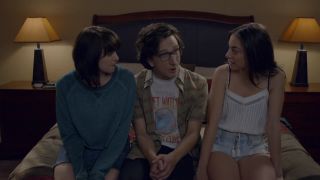 Emily Sandifer, Jennifer Blakeslee – Love s01e01 (2016) HD 1080p!!!-0