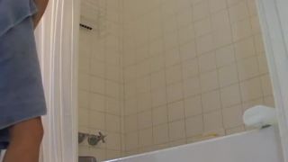 shaving-pussy-in-shower-9