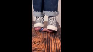 [K2S.CLUB] Mistress Ann - Squatting Down On Your Balls With Converse - FullHD 1080P-0