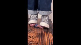 [K2S.CLUB] Mistress Ann - Squatting Down On Your Balls With Converse - FullHD 1080P-5