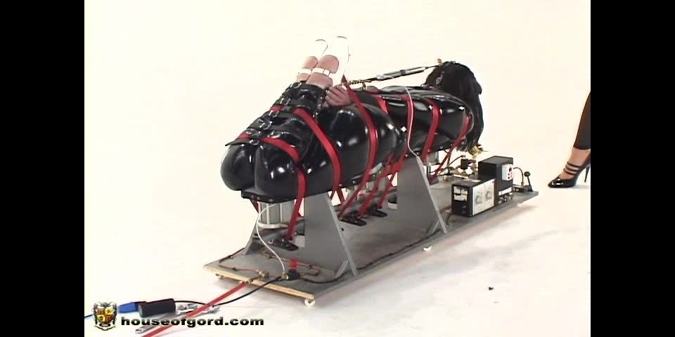 House of Gord20 06 12 (08 06 04) Paige Richards - Air Hogtie (Scene)