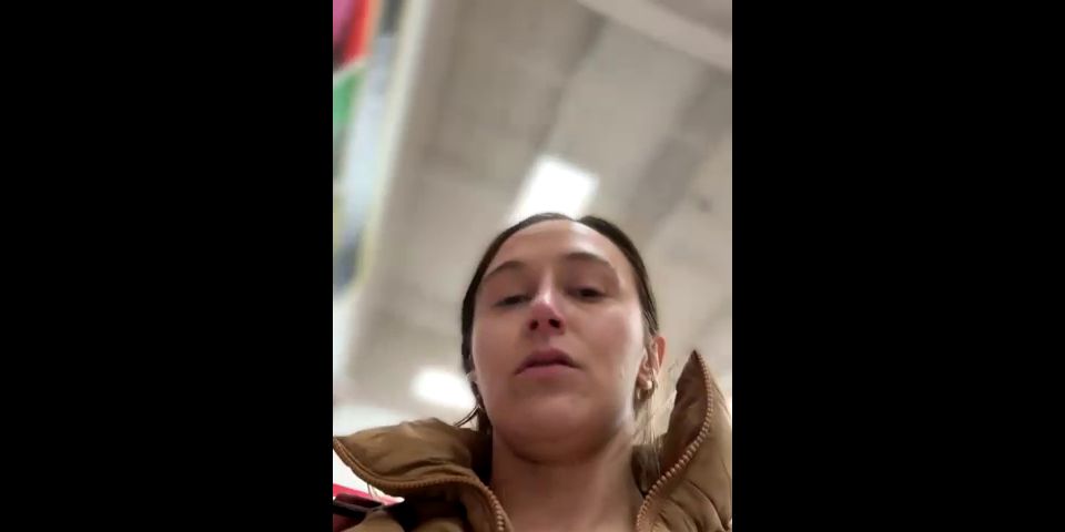 Amateur porn Carmen Rae Teases her Thick Curves in  OnlyFans Video 