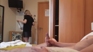 Sex AssociatesDICK FLASH  I pull out my dick in front of a hotel maid and she agreed to jerk me off-0