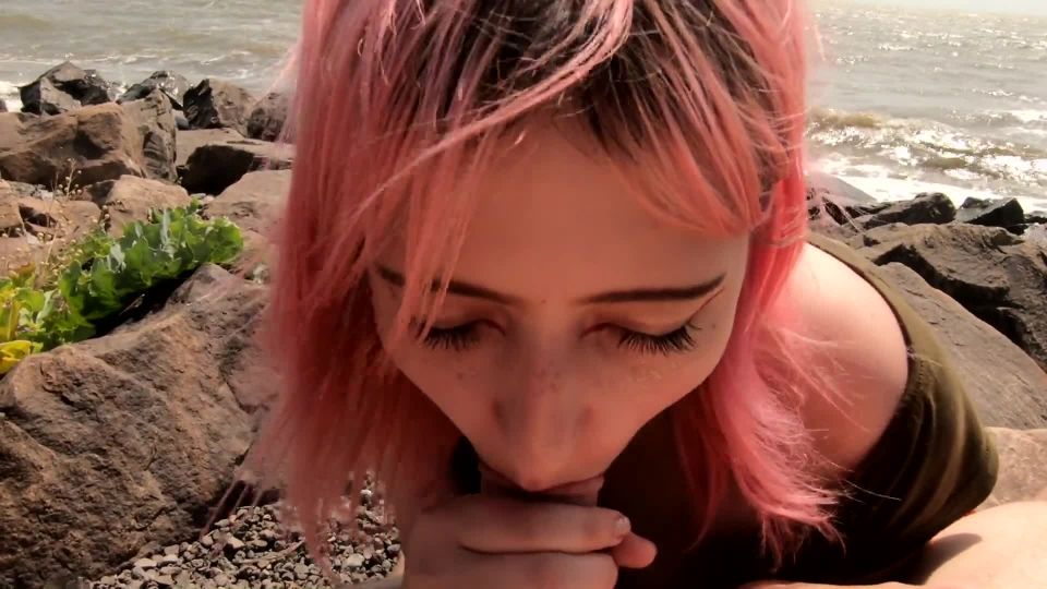 Cute pink hair teen gets oral creampie at the beach