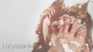 M@nyV1ds - LucySpanks - YUMMY MESSY FEET-6