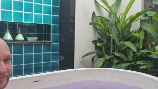 AKA LOVE HARD - Romantic bathtube time in the villa-1