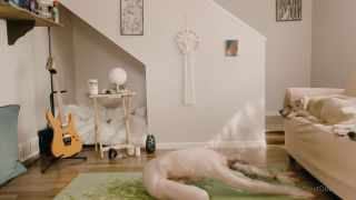 nextdoorvixen 2023-03-30 I love Fern s vibe so much  She is practicing to get her yog   094405-0