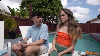 [FilthyFamily] Daisy Fox & Elana Bunnz – Bunnz For Sharing! Daisy Fox, Elana Bunnz  Brother Sister Porn-2