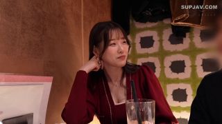 Reducing Mosaic MFCW-048 見知らぬ男のチ●コが挿入されることに興奮を覚えた夫婦は街中で男を捕まえてそのままSEX！スワッピング癖が付いた2人は他人チ●コを味わった後、本物チ●コを存分に堪能しそのまま中出し！【マナ/30歳/結婚7年目】-1
