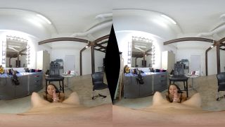 Kylie Le Beau VR Undress Rehearsal MILF Big Cocks Blowjob VR-9