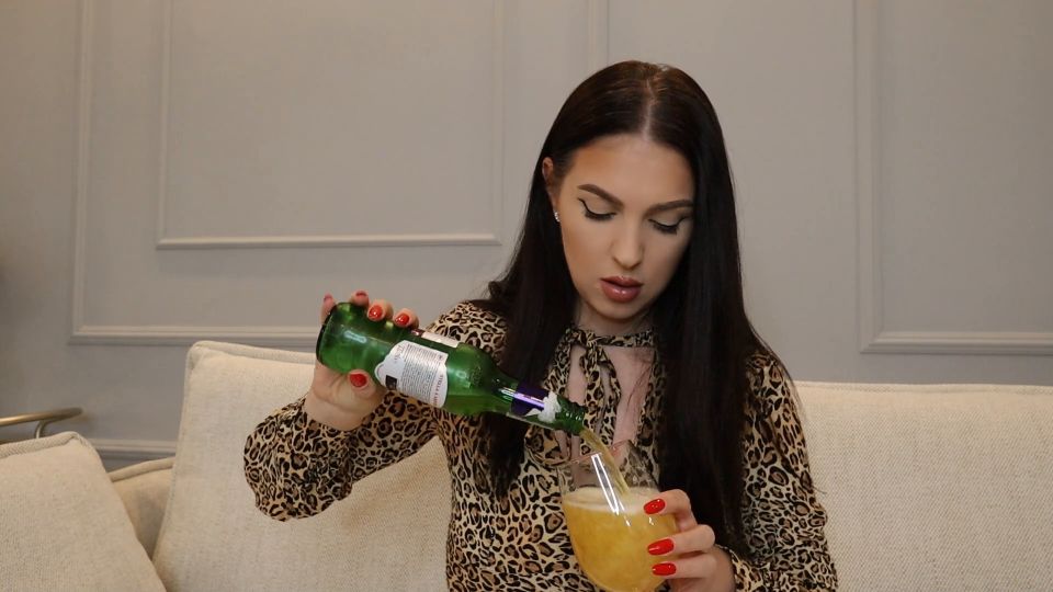 Tonnia - Beer and BURPING