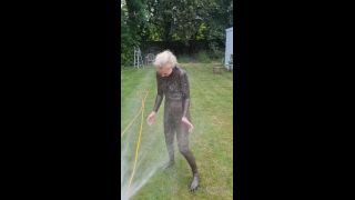 UKCuteGirl () Ukcutegirl - nothing like getting hosed off after a hot day in heavy latex and rubber with fetisheyesc 24-06-2021-0