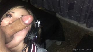 Fetish porn   Mewslut Goes Deep While Listening To Music 1080p [FullHD 1080p] 2025 fetish-8