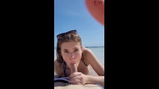 Chlo Chloe Wildd Chloewildd Public Beach Blowjob Onlyfans (Blowjob porn)-1