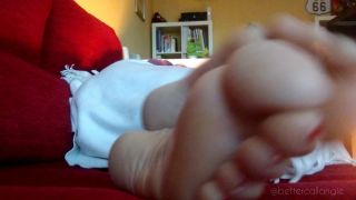 Do you want to jerk off to my feet? Massage them, kiss them, lick my soles-9