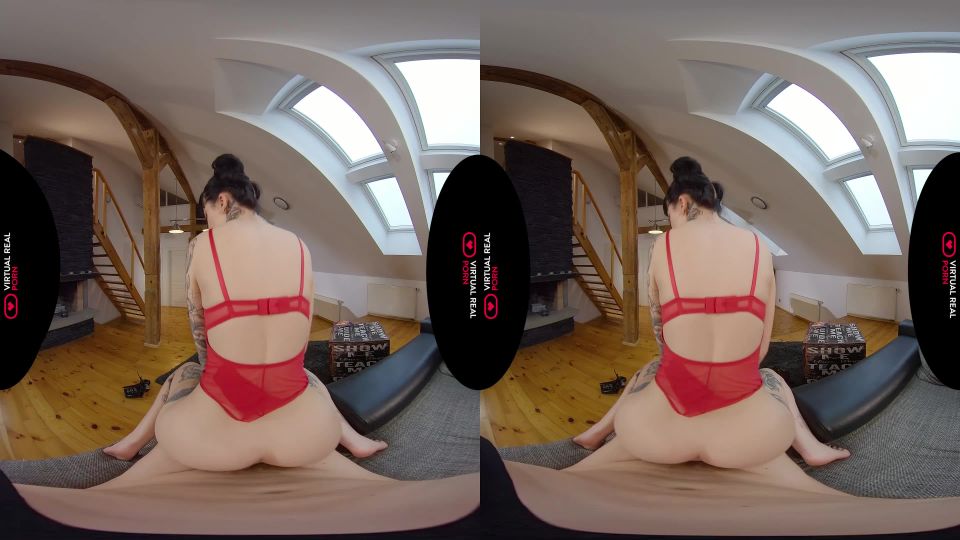 Charlotte Sartre(Virtual Reality)