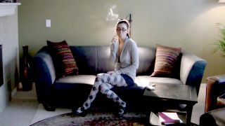 Smoking girl, Smoke-0