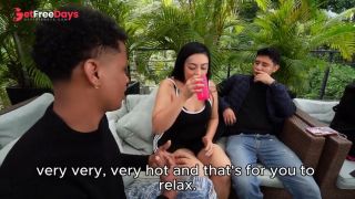 HOT GIRL FUCKS TWO STRANGERS WHO TRY TO HELP HER - TOMMY SANTOX-1