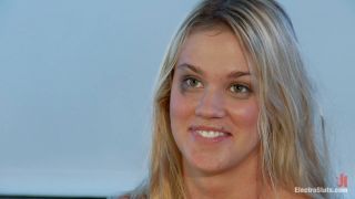 Aiden Starr Roxy Raye Roxy AMAZING ELECTRO Fucking! Doubl...-8