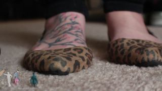 Tiny Guy Customs – Aura Shrunken Coworkers Feet And Vore Foot!-0